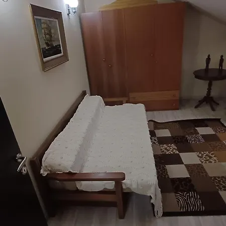 Shtepi Per Miq Tatil Evi